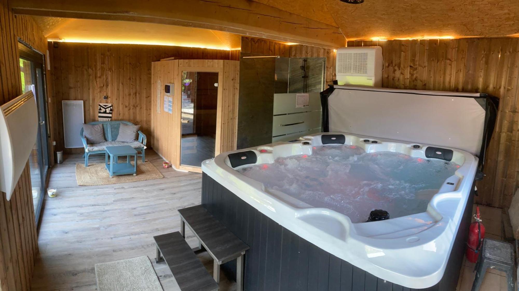 Chalet La Calougeotte, Jardin, Spa Et Sauna Prives ル・メニル エクステリア 写真