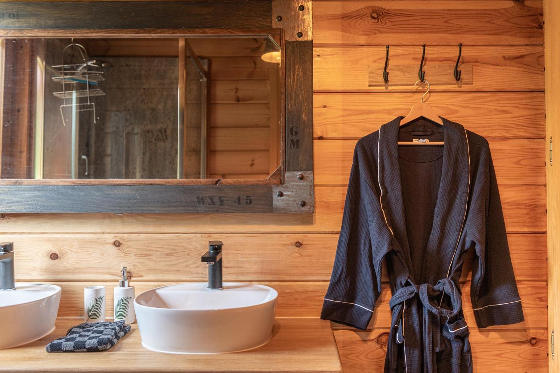 Chalet La Calougeotte, Jardin, Spa Et Sauna Prives ル・メニル エクステリア 写真