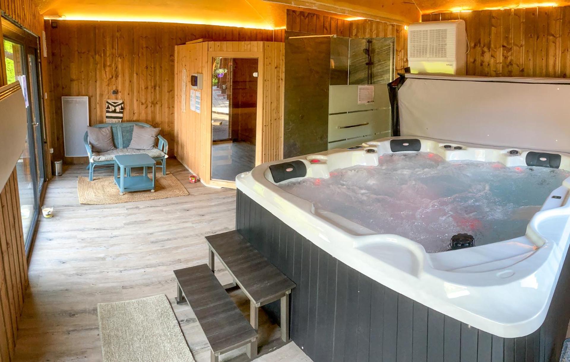 Chalet La Calougeotte, Jardin, Spa Et Sauna Prives ル・メニル エクステリア 写真